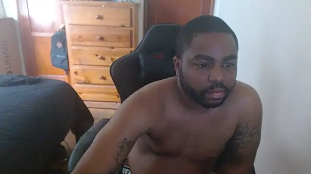 Snapshot of Breadwinnah chatting on September 29, 6:35 pm Breadwinnah online show from September 29, 6:35 pm