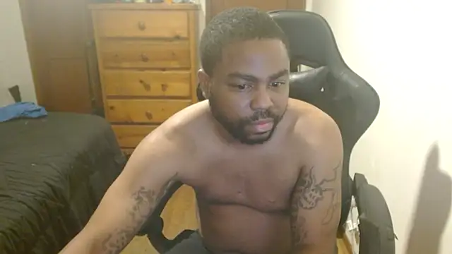 Snapshot of Breadwinnah chatting on October 7, 6:54 am Breadwinnah online show from October 7, 6:54 am