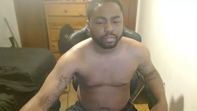 Snapshot of Breadwinnah chatting on October 10, 3:49 am Breadwinnah online show from October 10, 3:49 am