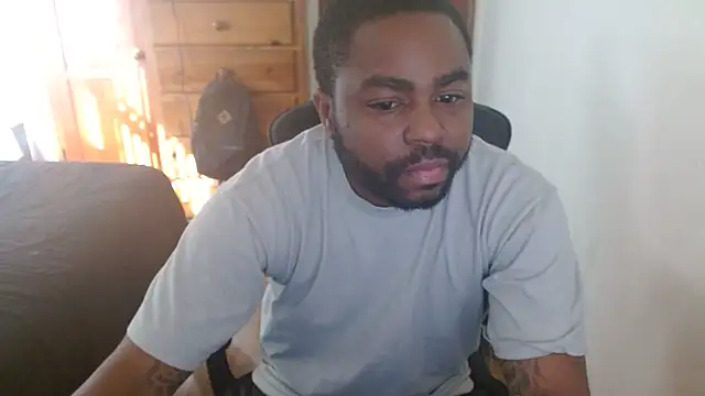 Snapshot of Breadwinnah chatting on October 11, 4:38 pm Breadwinnah online show from October 11, 4:38 pm