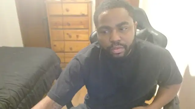 Snapshot of Breadwinnah chatting on October 16, 7:09 am Breadwinnah online show from October 16, 7:09 am