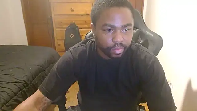 Snapshot of Breadwinnah chatting on October 29, 4:37 am Breadwinnah online show from October 29, 4:37 am