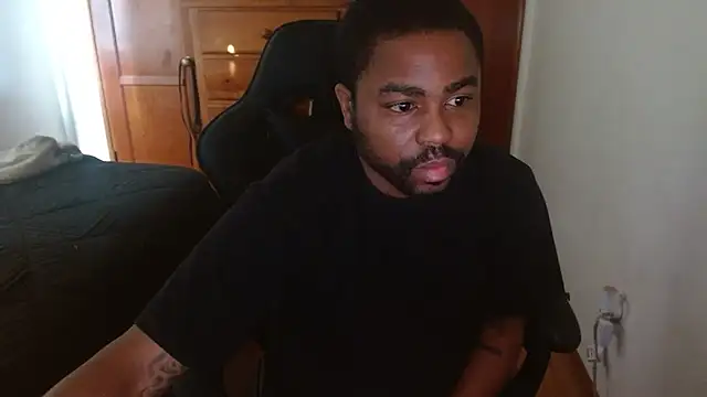 Snapshot of Breadwinnah chatting on October 29, 4:42 pm Breadwinnah online show from October 29, 4:42 pm