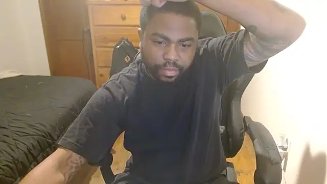 Snapshot of Breadwinnah chatting on October 30, 7:10 am Breadwinnah online show from October 30, 7:10 am