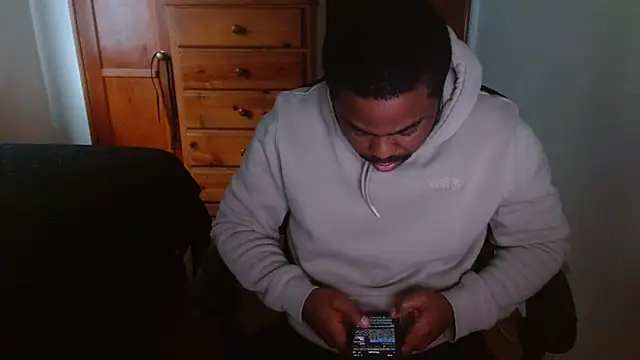 Snapshot of Breadwinnah chatting on November 10, 3:00 pm Breadwinnah online show from November 10, 3:00 pm