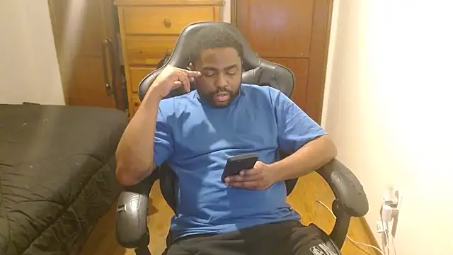 Snapshot of Breadwinnah chatting on November 12, 8:04 am Breadwinnah online show from November 12, 8:04 am