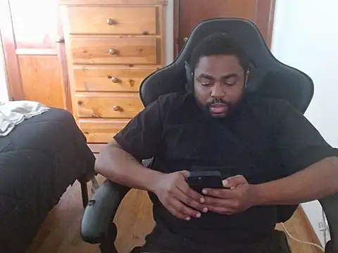 Snapshot of Breadwinnah chatting on November 12, 8:30 pm Breadwinnah online show from November 12, 8:30 pm