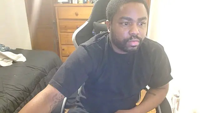 Snapshot of Breadwinnah chatting on November 17, 8:53 am Breadwinnah online show from November 17, 8:53 am