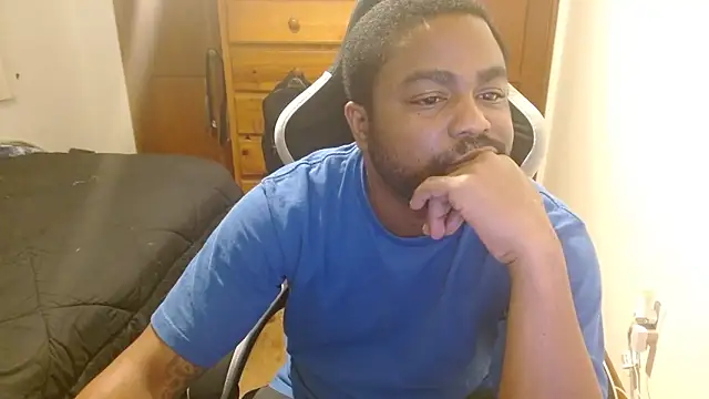 Snapshot of Breadwinnah chatting on November 22, 8:13 am Breadwinnah online show from November 22, 8:13 am