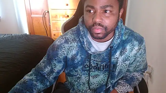 Snapshot of Breadwinnah chatting on November 23, 3:56 pm Breadwinnah online show from November 23, 3:56 pm