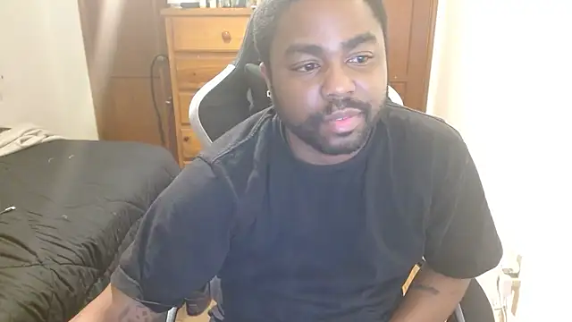 Snapshot of Breadwinnah chatting on November 26, 5:19 am Breadwinnah online show from November 26, 5:19 am