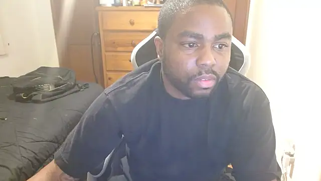 Snapshot of Breadwinnah chatting on December 4, 6:01 am Breadwinnah online show from December 4, 6:01 am