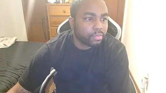 Snapshot of Breadwinnah chatting on December 5, 5:16 am Breadwinnah online show from December 5, 5:16 am