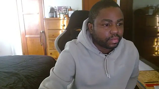 Snapshot of Breadwinnah chatting on December 18, 4:46 pm Breadwinnah online show from December 18, 4:46 pm