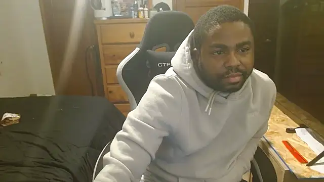 Snapshot of Breadwinnah chatting on January 6, 8:51 am Breadwinnah online show from January 6, 8:51 am