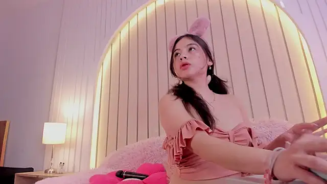 ameliiaa smith online show from October 2, 12:50 am