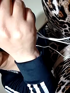 Snapshot of lindasexy-Hot chatting on March 11, 12:27 am lindasexy-Hot online show from March 11, 12:27 am