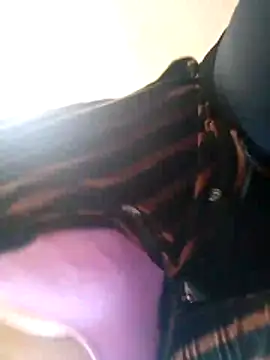 Snapshot of lindasexy-Hot chatting on March 27, 8:20 am lindasexy-Hot online show from March 27, 8:20 am