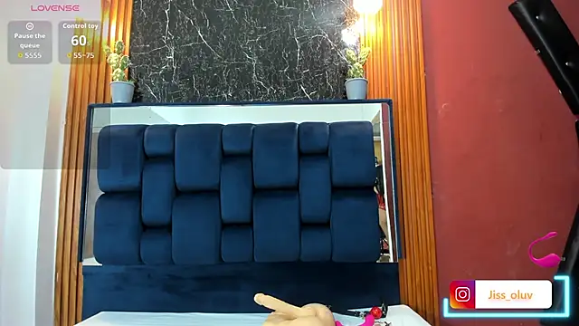 Snapshot of VioletRose_as chatting on March 7, 3:14 am VioletRose as online show from March 7, 3:14 am