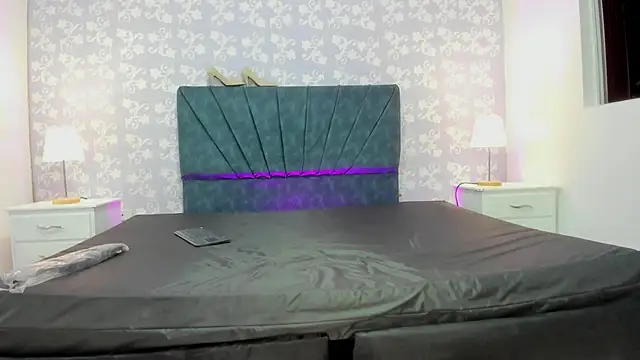 Snapshot of VioletRose_as chatting on March 25, 1:55 am VioletRose as online show from March 25, 1:55 am