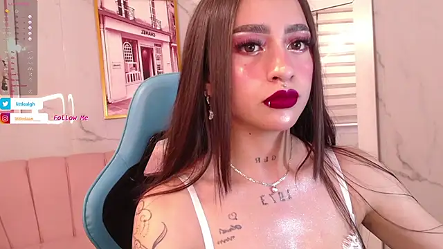 Abril Velvet a  online show from October 17, 1:35 pm