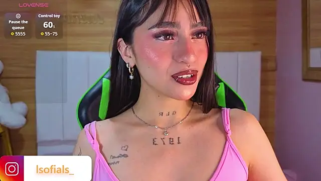 Snapshot of Abril_Velvet_a_ chatting on February 18, 7:43 pm Abril Velvet a online show from February 18, 7:43 pm