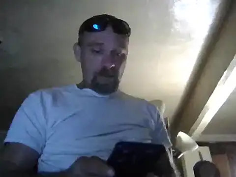 Snapshot of Eat_it_from_the_back chatting on September 27, 6:51 am Eat it from the back online show from September 27, 6:51 am