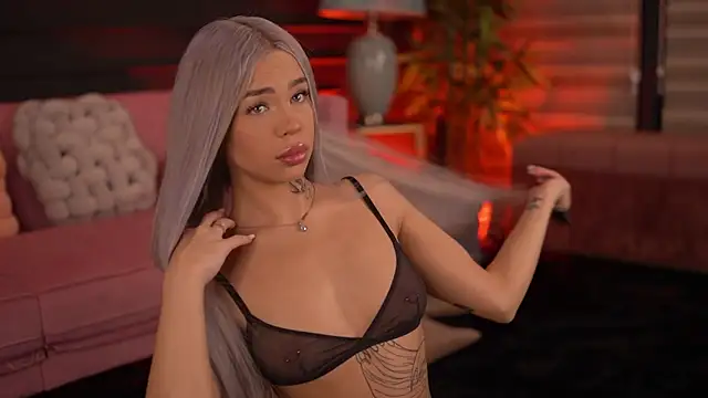 Snapshot of NickyBenz chatting on November 1, 7:05 pm NickyBenz online show from November 1, 7:05 pm