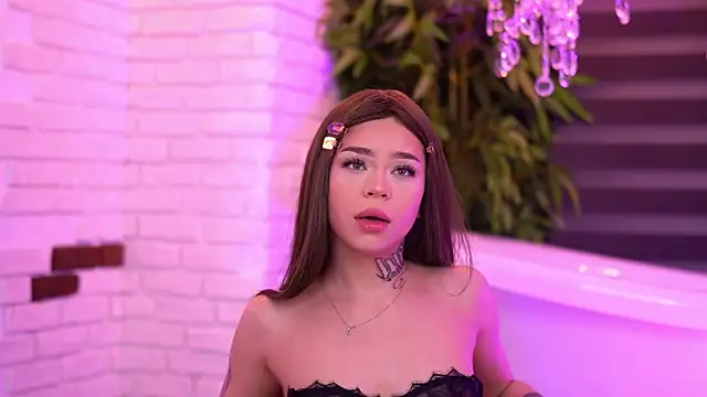 Snapshot of NickyBenz chatting on February 16, 7:21 pm NickyBenz online show from February 16, 7:21 pm