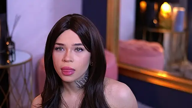 Snapshot of NickyBenz chatting on March 21, 7:28 pm NickyBenz online show from March 21, 7:28 pm