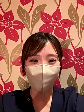 mei chan a online show from September 18, 1:35 pm