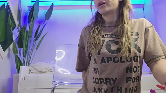 KaseyQuinn  online show from March 19, 8:24 pm