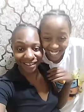 Snapshot of LonelyQueenxx25 chatting on September 24, 3:37 pm LonelyQueenxx25 online show from September 24, 3:37 pm