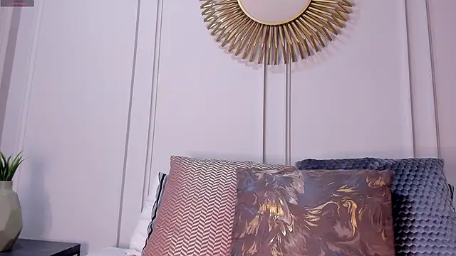 Snapshot of CharlotteBrownn_ chatting on April 10, 12:27 am CharlotteBrownn online show from April 10, 12:27 am