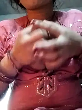 Snapshot of rani8008 chatting on February 13, 1:45 am rani8008 online show from February 13, 1:45 am