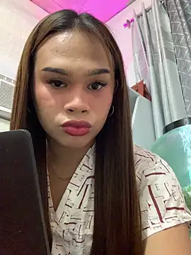 Snapshot of Essie_08 chatting on December 17, 3:51 pm Essie 08 online show from December 17, 3:51 pm