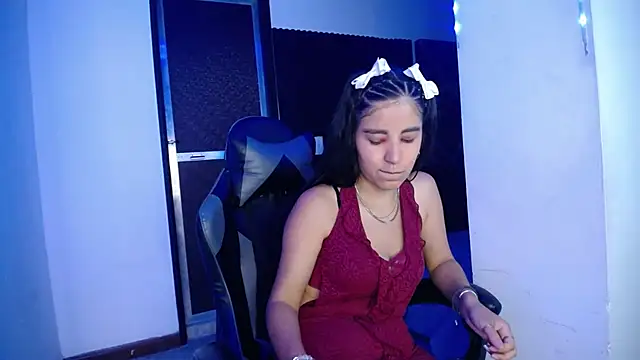 Snapshot of Lucy-23 chatting on November 6, 11:26 pm Lucy-23 online show from November 6, 11:26 pm