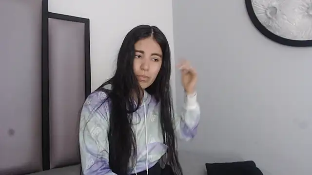 Snapshot of Lucy-23 chatting on November 26, 4:13 am Lucy-23 online show from November 26, 4:13 am