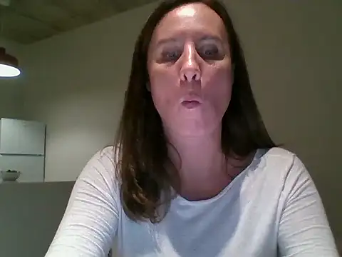 ALICAINWONDERLAND online show from October 1, 4:46 pm