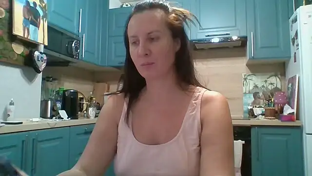 ALICAINWONDERLAND online show from November 18, 4:44 pm