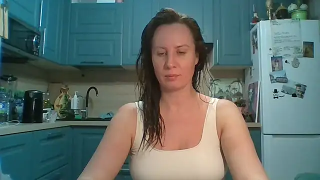 ALICAINWONDERLAND online show from March 31, 5:57 pm