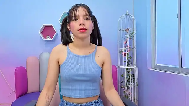 Issa Skinny  online show from October 16, 11:33 am