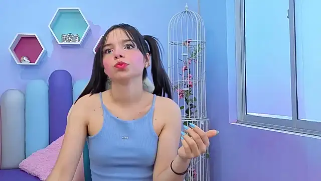 Issa Skinny  online show from October 26, 11:49 am