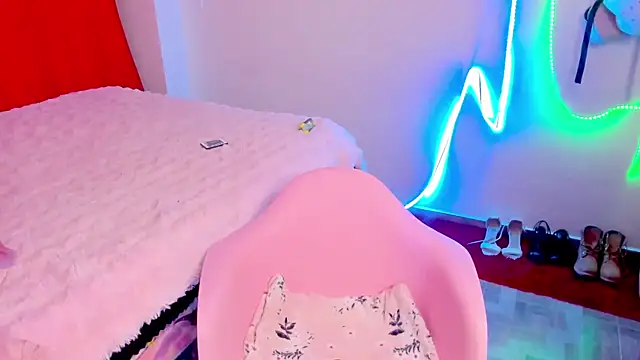 larsonbeverly online show from September 24, 12:14 am