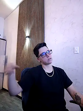 SpencerMontgomery online show from November 17, 5:19 pm