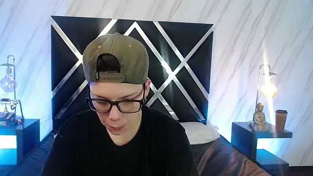 SpencerMontgomery online show from December 5, 8:05 pm