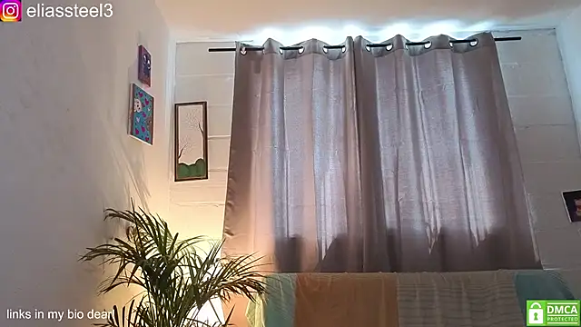 Snapshot of elias_steel1 chatting on April 24, 1:35 pm elias steel1 online show from April 24, 1:35 pm