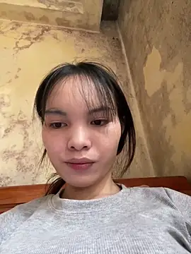 Adbe4 online show from April 3, 6:33 am