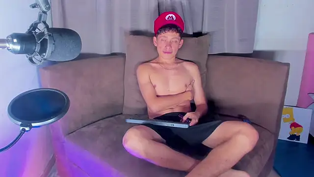 elfernh online show from September 26, 4:49 am