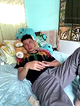 Snapshot of elfernh chatting on December 19, 4:14 pm elfernh online show from December 19, 4:14 pm